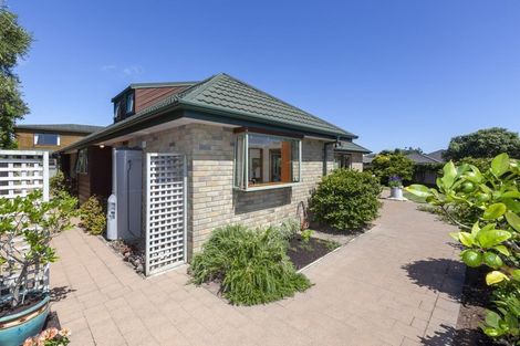 Photo of property in 6 Kotuku Drive, Paraparaumu Beach, Paraparaumu, 5032