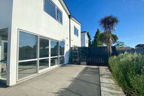 Photo of property in 38 Menin Gate Crescent, Broomfield, Christchurch, 8042