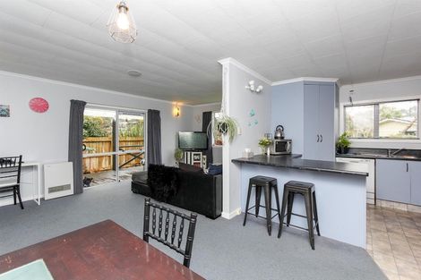 Photo of property in 126 Omata Road, Marfell, New Plymouth, 4310