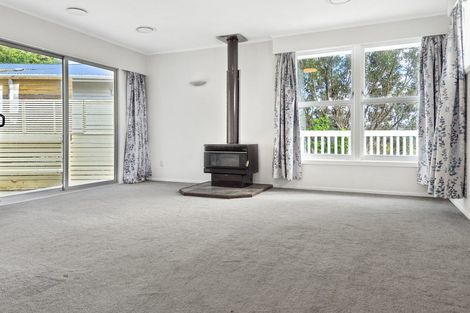 Photo of property in 10 Voltaire Street, Karori, Wellington, 6012