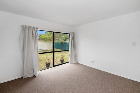 Photo of property in 10 Meadow Crescent, Te Atatu South, Auckland, 0602