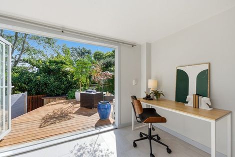 Photo of property in 1/149 Eskdale Road, Birkdale, Auckland, 0626