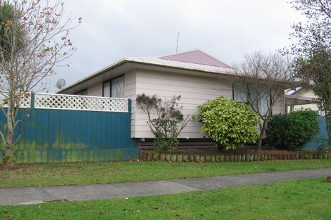 Photo of property in 37 Peter Hall Drive, Kelvin Grove, Palmerston North, 4414