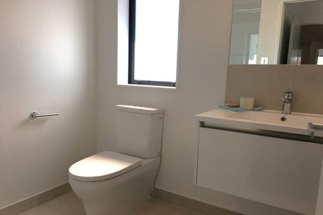 Photo of property in 2 Shortfin Place, Flat Bush, Auckland, 2019