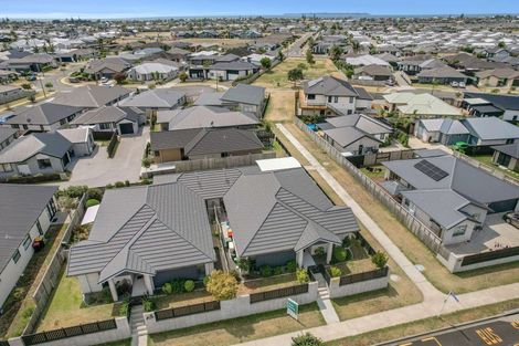 Photo of property in 8 Kaitaka Way, Papamoa, 3118