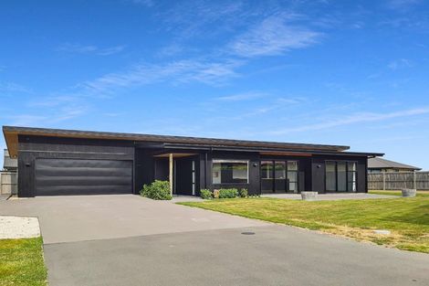 Photo of property in 6 Wyllie Place, Amberley, 7410