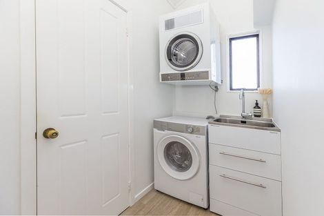Photo of property in 31 Wye Street, Island Bay, Wellington, 6023