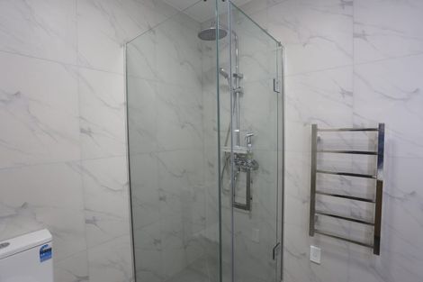 Photo of property in 13b King Richard Place, Browns Bay, Auckland, 0630