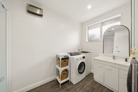 Photo of property in 2/13 Roband Crescent, Brown Owl, Upper Hutt, 5018