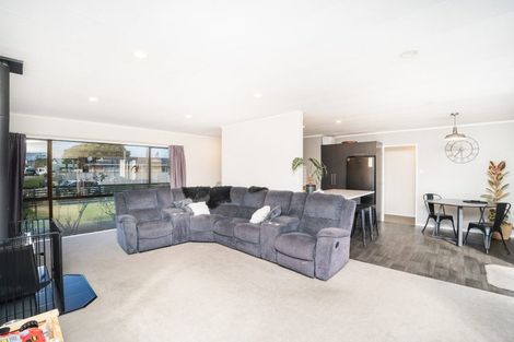 Photo of property in 53 Geraldine Crescent, Cloverlea, Palmerston North, 4412