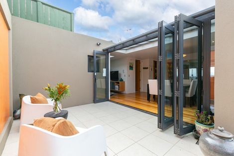 Photo of property in 60a Roseneath Terrace, Roseneath, Wellington, 6011