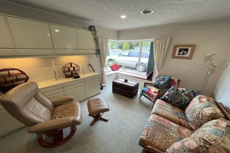 Photo of property in 9 Mariners Way, Whitby, Porirua, 5024