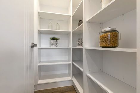 Photo of property in 2 Paparahi Place, Wainui, 0992