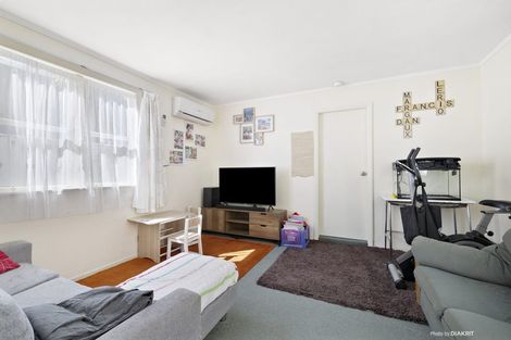 Photo of property in 213 The Parade, Island Bay, Wellington, 6023