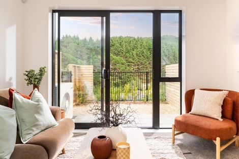 Photo of property in 90 Ara Paiwhenua, Tawa, Wellington, 5028