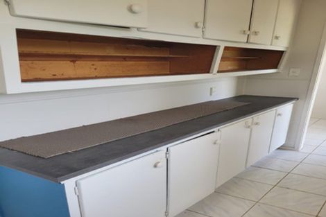 Photo of property in 43 Rathgar Road, Henderson, Auckland, 0610