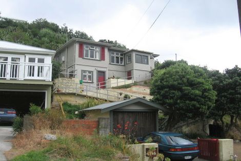 Photo of property in 16 Hungerford Road, Lyall Bay, Wellington, 6022
