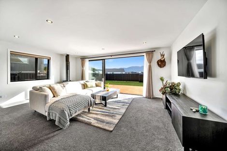 Photo of property in 102 Tukare Loop, Te Anau, 9600