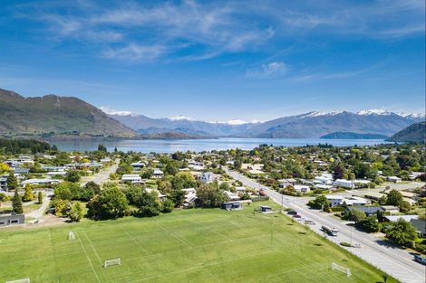 Photo of property in 128 Kings Drive, Wanaka, 9305