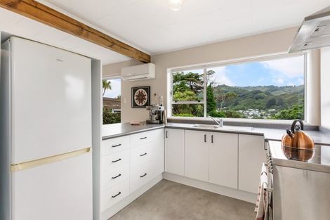Photo of property in 6b Ely Grove, Wainuiomata, Lower Hutt, 5014