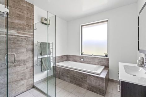 Photo of property in 47 Matheson Crescent, Albert Town, Wanaka, 9305