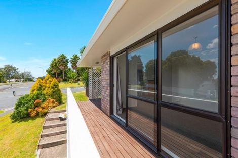 Photo of property in 70 James Cook Drive, Welcome Bay, Tauranga, 3112