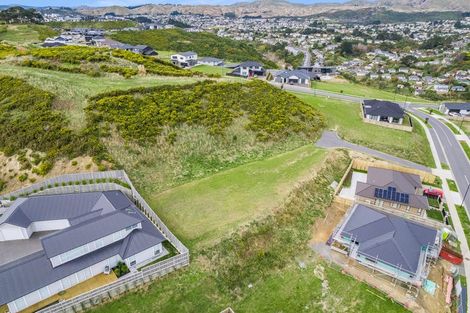 Photo of property in 21 Te Hoiere Street, Aotea, Porirua, 5024