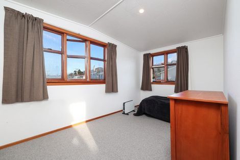 Photo of property in 11 Earls Road, Saint Clair, Dunedin, 9012