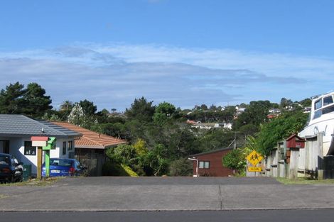 Photo of property in 59 Unsworth Drive, Unsworth Heights, Auckland, 0632