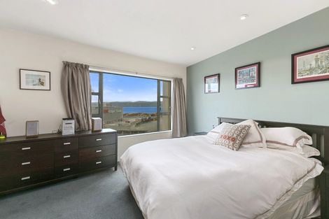 Photo of property in Endeavour Apartments, 125u2 Thorndon Quay, Pipitea, Wellington, 6011