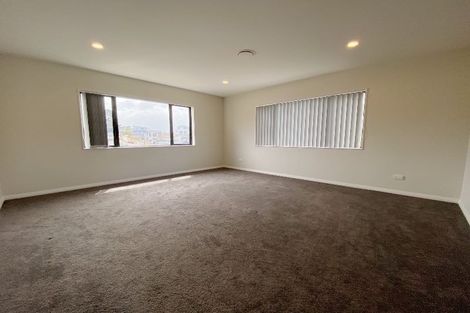 Photo of property in 42 Mcwhirters Farm Lane, Massey, Auckland, 0614