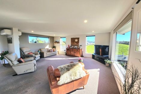 Photo of property in 8 Oakleigh Crescent, Oamaru North, Oamaru, 9400
