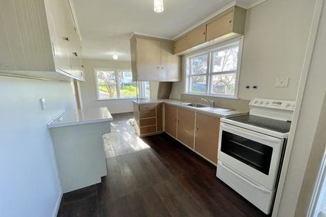 Photo of property in 3 Gahagan Way, Newlands, Wellington, 6037