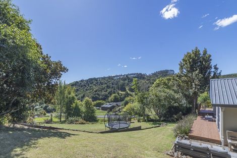 Photo of property in 248 Kauri View Road, Opaheke, Papakura, 2584