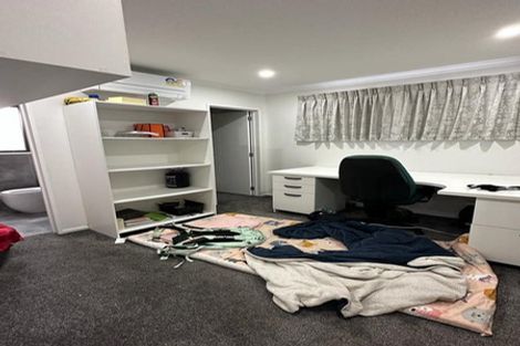 Photo of property in 47 Buckingham Crescent, Papatoetoe, Auckland, 2025