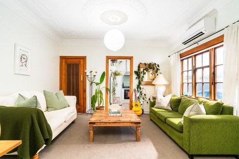 Photo of property in 42c Apu Crescent, Lyall Bay, Wellington, 6022