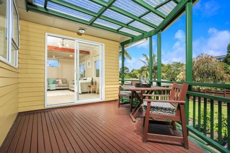 Photo of property in 66 Lake Road, Northcote, Auckland, 0627