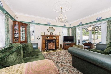 Photo of property in 9 Roberts Road, Te Atatu South, Auckland, 0610