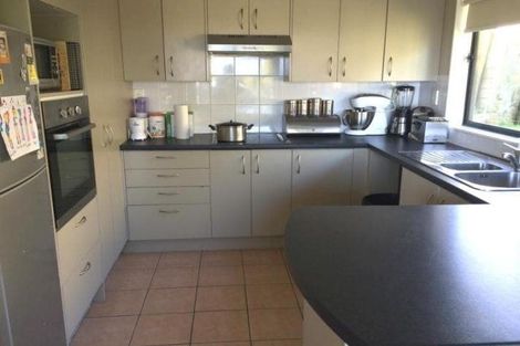 Photo of property in 12 Staten Place, Mangere, Auckland, 2022