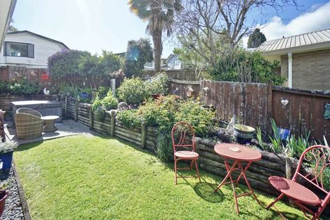 Photo of property in 14 Muir Place, Te Puke, 3119