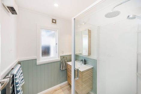 Photo of property in 15 Colombo Street, Hokowhitu, Palmerston North, 4410