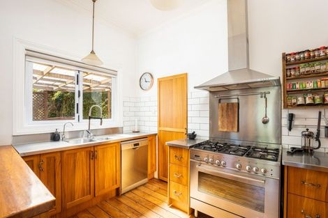 Photo of property in 160a Frankley Road, Frankleigh Park, New Plymouth, 4310