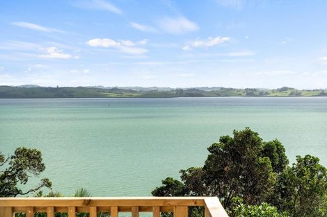 Photo of property in 100 Manganese Point Road, Tamaterau, Whangarei, 0174