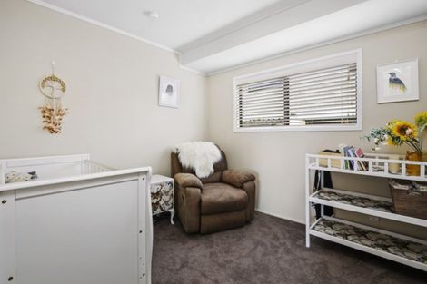 Photo of property in 21 Riverside Drive, Waiuku, 2123