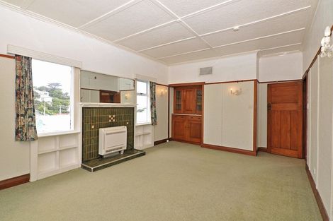 Photo of property in 38 Mills Road, Brooklyn, Wellington, 6021