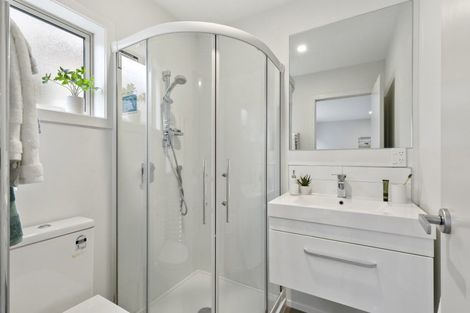 Photo of property in 86a Thurleigh Grove, Karori, Wellington, 6012