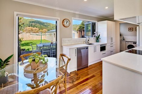 Photo of property in 33 Gibson Crescent, Naenae, Lower Hutt, 5011