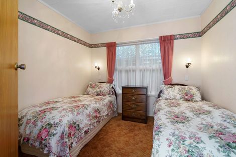 Photo of property in 6 Woodstock Crescent, Leamington, Cambridge, 3432