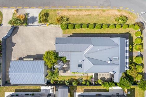 Photo of property in 2 Martin Street, Waikanae, 5036
