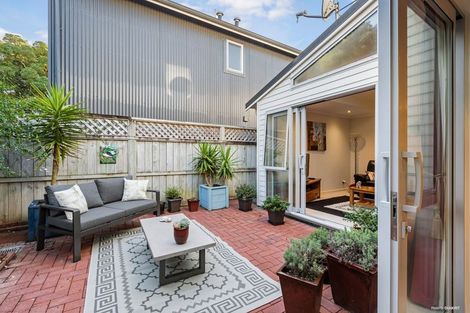 Photo of property in 14/36u Dee Street, Island Bay, Wellington, 6023